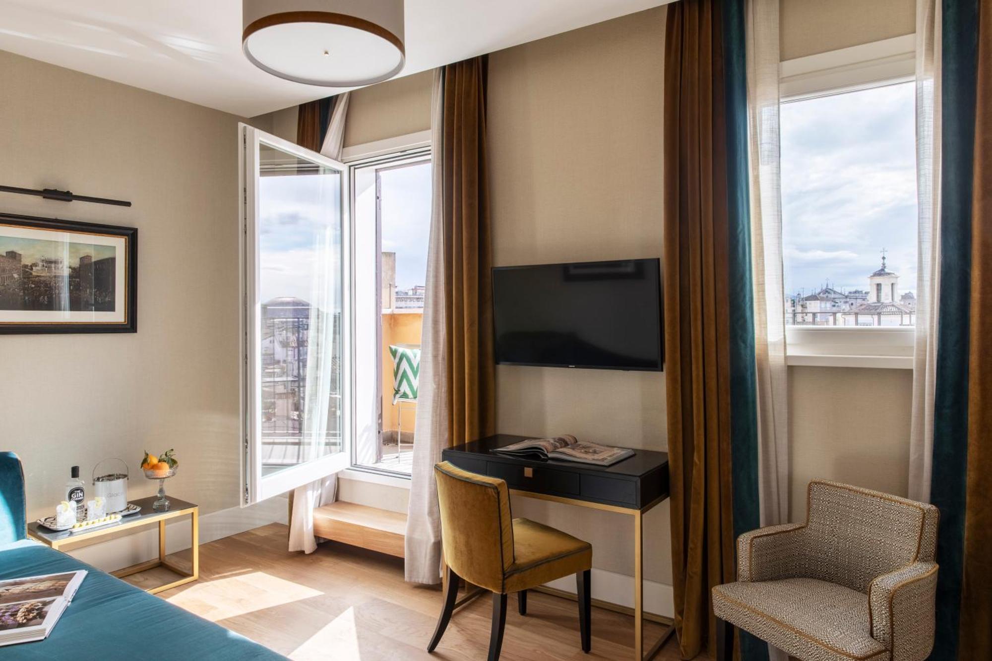 Adriano Rooftop Hotel 4*